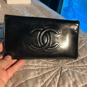 Chanel CC Logo Black Patent Leather Camellia Flower Wallet